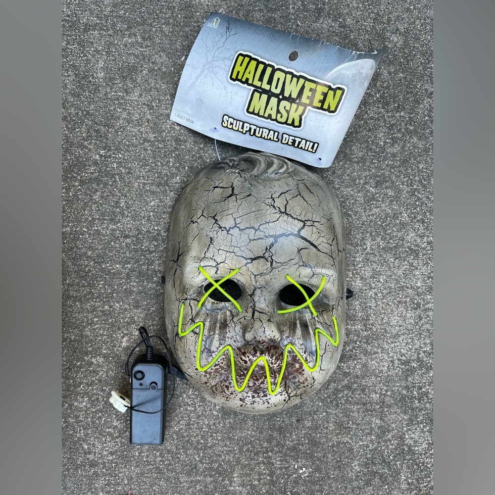 NWT: Halloween Mask with LED Details